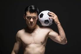 2球3助，奥利塞是有统计以来德甲单场造5球最年轻的拜仁球员