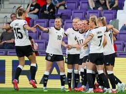 巴里·邦兹在巨人队的每一个主场本垒打，都会落入旧金山湾的水中